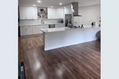 1702 Bristol Court N, Irving, TX 75062 - Photo 5