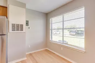 101 W Eldred, Burleson, TX 76028 - Photo 9