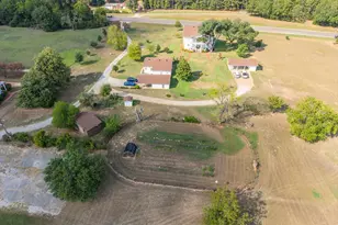 2591 State Hwy 64, Ben Wheeler, TX 75754 - Photo 35