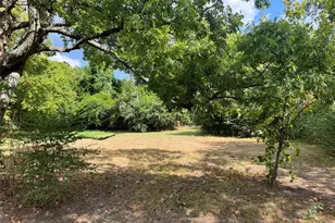 1024 NE 3rd St, Paris, TX 75460 - Photo 1