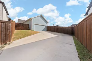 14401 Greymoore Cir, Fort Worth, TX 76008 - Photo 27