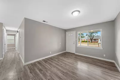 311 S Barbara Street, Lacy Lakeview, TX 76705 - Photo 11