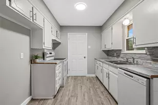 311 S Barbara St, Lacy Lakeview, TX 76705 - Photo 7