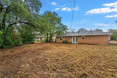 311 S Barbara Street, Lacy Lakeview, TX 76705 - Photo 21