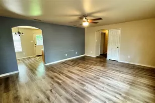 1715 Hemphill St, Greenville, TX 75401 - Photo 3