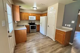 1715 Hemphill St, Greenville, TX 75401 - Photo 5