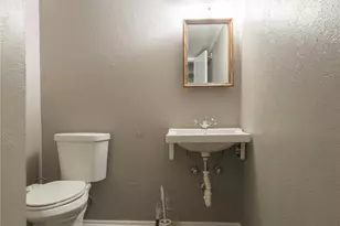 1717 N Locust St, Denton, TX 76201 - Photo 7