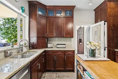 6936 Lakeshore Drive, Dallas, TX 75214 - Photo 11