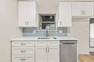 13706 Janwood Ln, Farmers Branch, TX 75234 - Photo 13