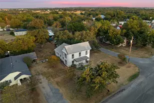 202 N Kickapoo St, Lipan, TX 76462 - Photo 33