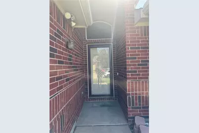 6711 Kinross Drive, Arlington, TX 76002 - Photo 3