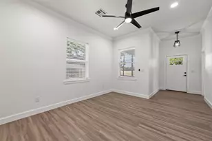 2415 S 9th St, Waco, TX 76706 - Photo 3