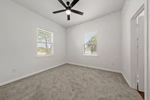 2415 S 9th St, Waco, TX 76706 - Photo 11