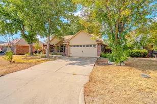 1522 Hayloft Ln, Granbury, TX 76048 - Photo 3