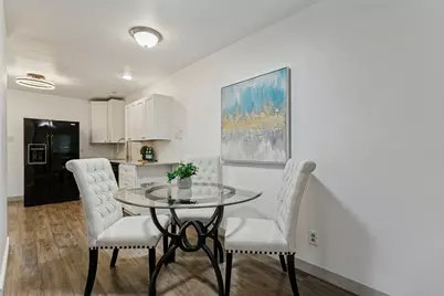 403 E Franklin Street, Grapevine, TX 76051 - Photo 5