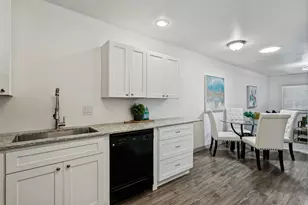 403 E Franklin St, Grapevine, TX 76051 - Photo 9