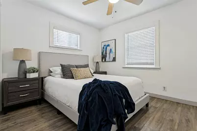 403 E Franklin Street, Grapevine, TX 76051 - Photo 13