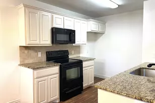 508 W Hull St, Denison, TX 75020 - Photo 3