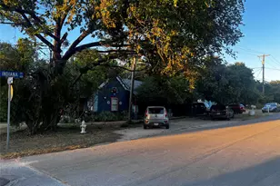 902 N 9th St, Midlothian, TX 76065 - Photo 1