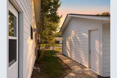 3401 Hanover Lane, Irving, TX 75062 - Photo 25