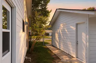 3401 Hanover Ln, Irving, TX 75062 - Photo 25
