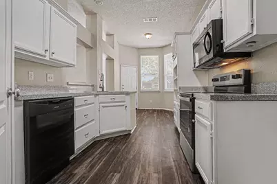 5612 Greenwich Drive, Arlington, TX 76018 - Photo 9