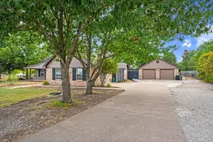 101 Randy Rd, Pecan Hill, TX 75165 - Photo 1