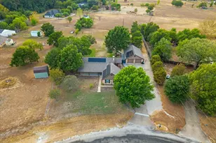 101 Randy Rd, Pecan Hill, TX 75165 - Photo 3