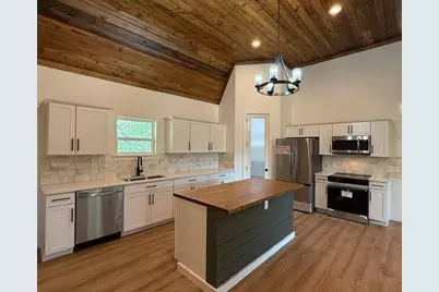 145 Greenbriar Court, Runaway Bay, TX 76426 - Photo 5