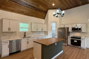145 Greenbriar Ct, Bridgeport, TX 76426 - Photo 5