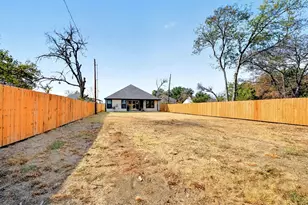 1930 Houston St, Grand Prairie, TX 75050 - Photo 37