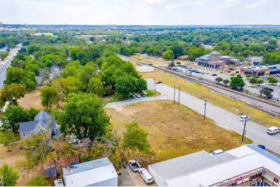 133 Commerce Corner, Burleson, TX 76028 - Photo 11