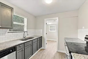 2842 Harlandale Ave, Dallas, TX 75216 - Photo 7
