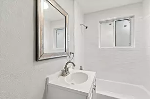 2842 Harlandale Ave, Dallas, TX 75216 - Photo 13