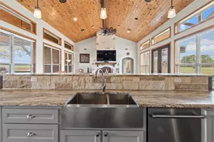 4830 Bridle View Ct, Athens, TX 75752 - Photo 9