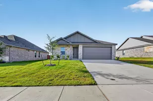 624 W Criner St, Grandview, TX 76050 - Photo 1