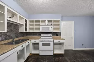5211 Hideaway Ct, Arlington, TX 76017 - Photo 9