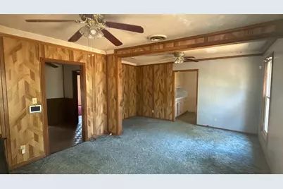 701 N Newark Street, Decatur, TX 76234 - Photo 9