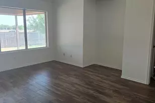 850 Valley View Ct, Burleson, TX 76028 - Photo 7