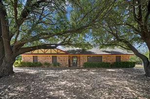 707 Ovilla Rd, Waxahachie, TX 75167 - Photo 1