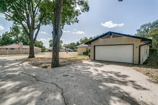 1909 Plymouth Ct, Arlington, TX 76013 - Photo 39