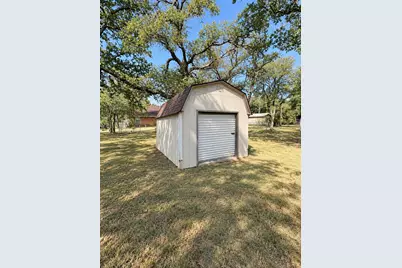 304 S Norma Drive, Lacy Lakeview, TX 76705 - Photo 7