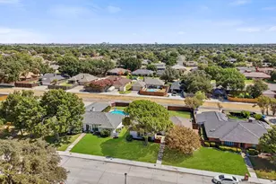 3814 Woodside Rd, Carrollton, TX 75007 - Photo 3