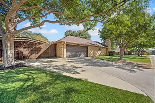 1401 Sandpiper St, Grapevine, TX 76051 - Photo 3