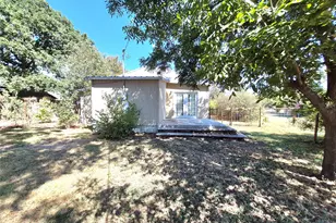 408 E Housley St, Strawn, TX 76475 - Photo 25
