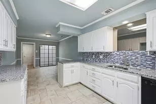 1308 Carver Ln, Irving, TX 75061 - Photo 11