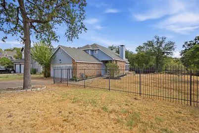 1308 Carver Lane, Irving, TX 75061 - Photo 3