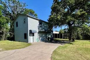 725 Summers Ln, Lake Dallas, TX 75065 - Photo 1