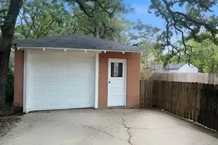 2012 Watauga Ct W, Fort Worth, TX 76111 - Photo 3