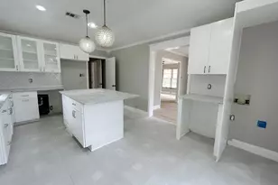 2012 Watauga Ct W, Fort Worth, TX 76111 - Photo 11